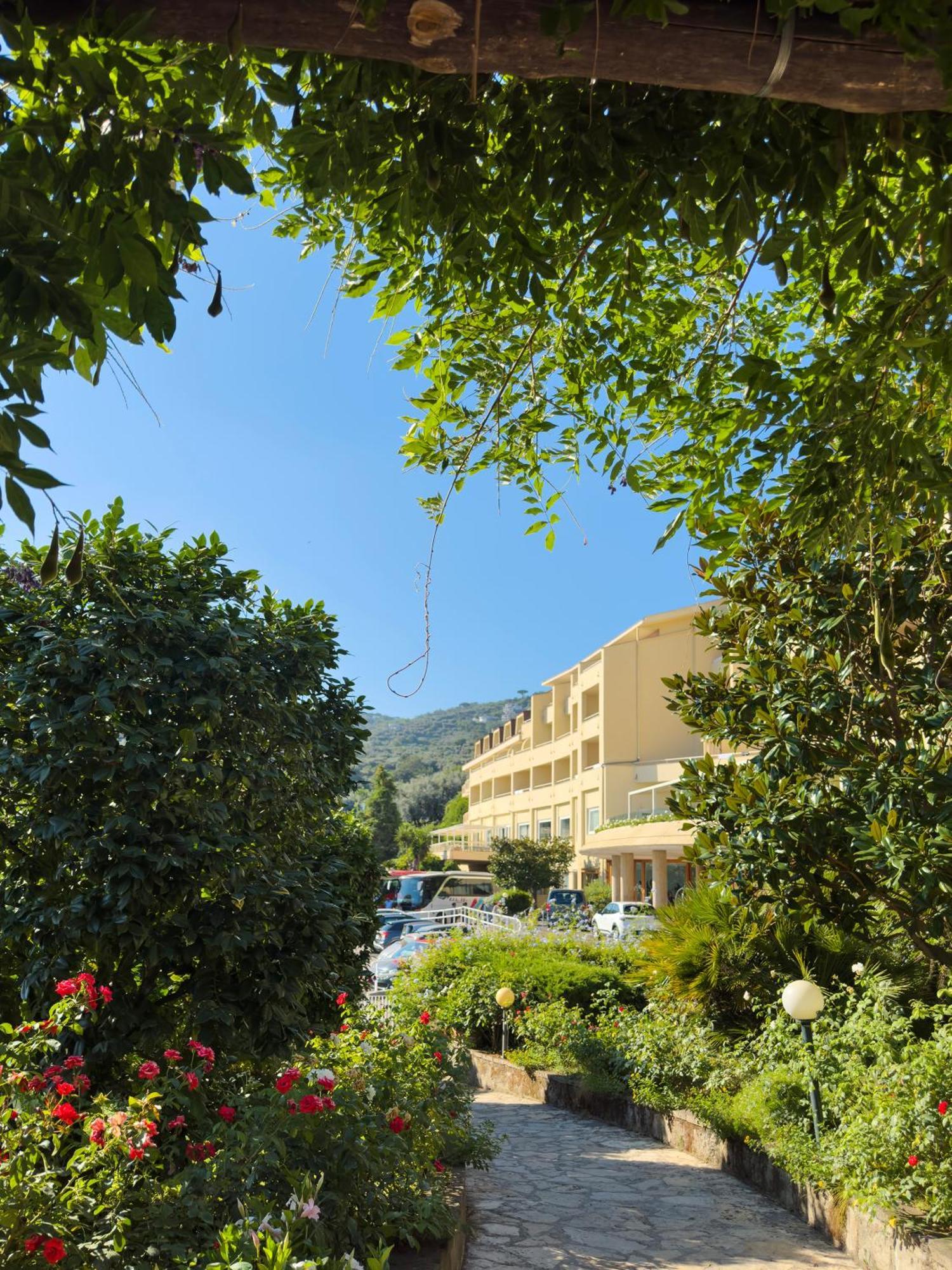 Grand Hotel Vesuvio Sorrento Exterior foto